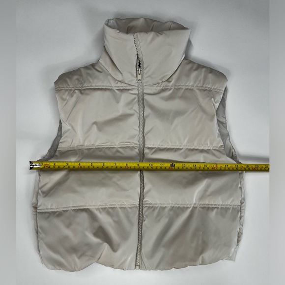 Beige Crop Puffer Vest Cropped Zip Up Down Quilted Jacket Neck Padded Airport 25 - Picture 8 of 17